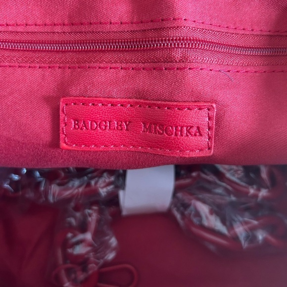 BADGLEY MISCHKA Vegan Leather LOGO CROSSBODY red bag - Picture 6 of 11